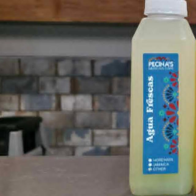 Agua de pepino y limon.